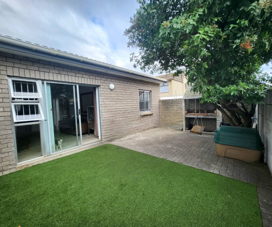2 Bedroom Property for Sale in Table View Western Cape